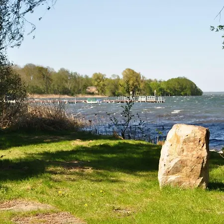 شقة Mueritzidyll / Og-appartement Marienfelde